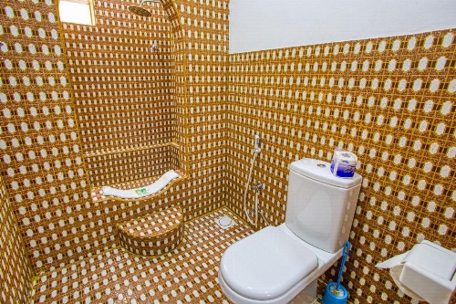 Freddie Mercury Apartments image 20